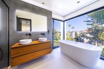 https://cdn.resales-online.com/public/2clagkpr0e/properties/26d62292097c11f08cfb02e0405b089b/w1200/7-aa4cc561180b369757c0bb4af9886cd3.jpg?v=1742912528