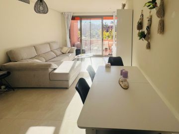 https://cdn.resales-online.com/public/qqh9q7foco/properties/178297ed07f511f08cfb02e0405b089b/w1200/4-c23c0f86247804fa50226aecd8b0b2c8.jpg?v=1742748111