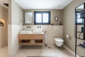 https://cdn.resales-online.com/public/qqh9q7foco/properties/49cfb6affff711ef8cfb02e0405b089b/w1200/14-d70dc3102c00d7be0e872dfe1c1f86d7.jpg?v=1742922829