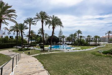 https://cdn.resales-online.com/public/qqh9q7foco/properties/49cfb6affff711ef8cfb02e0405b089b/w1200/19-d0ed7da2012a09046d307c195d98e7d6.jpg?v=1742922829
