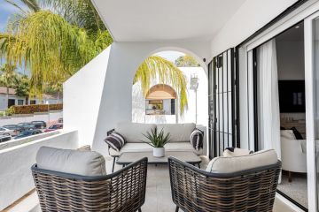 https://cdn.resales-online.com/public/qqh9q7foco/properties/49cfb6affff711ef8cfb02e0405b089b/w1200/9-467d0cee5b725f3ef65f102a0c2e69c0.jpg?v=1742922829