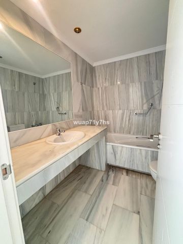 https://cdn.resales-online.com/public/wuap71y7hs/properties/ff3bd5af0b9911f08cfb02e0405b089b/w1200/5-3595ad71cbd87be6c3643a4285ef4791.jpg?v=1743145248