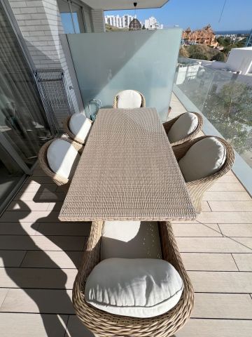 https://cdn.resales-online.com/public/9lzc92ntutwmhm8g/properties/cc9fc64d0e2111f08cfb02e0405b089b/w1200/6-241328e1bcc9c0d8ce1222beb6c967a8.jpg?v=1743434484