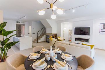 https://cdn.resales-online.com/public/rp5k263acm230gcw/properties/59f63b19ff0711ef8cfb02e0405b089b/w1200/1-7980e48d732b6fc85c14b43b94d2aa54.jpg?v=1741762851