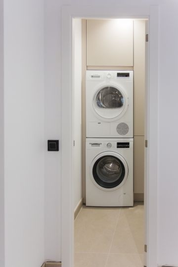https://cdn.resales-online.com/public/rp5k263acm230gcw/properties/59f63b19ff0711ef8cfb02e0405b089b/w1200/14-d70dc3102c00d7be0e872dfe1c1f86d7.jpg?v=1741762851