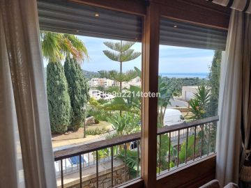 https://cdn.resales-online.com/public/fs7kg9u2214toten/properties/65c747d40fb411f08cfb02e0405b089b/w1200/13-5fd73dea700db77384c091ca9818b1a9.jpg?v=1743684378