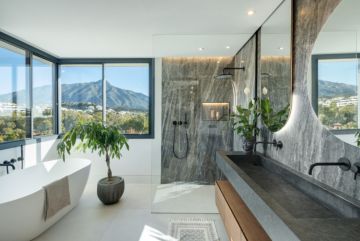 https://cdn.resales-online.com/public/vj79r8sgv9/properties/a66cf6f30fa111f08cfb02e0405b089b/w1200/12-53013098fcab6c38b1379cd33298e050.jpg?v=1743595148
