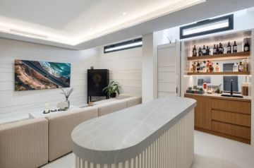 https://cdn.resales-online.com/public/vj79r8sgv9/properties/a66cf6f30fa111f08cfb02e0405b089b/w1200/13-5fd73dea700db77384c091ca9818b1a9.jpg?v=1743595148