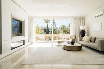 https://cdn.resales-online.com/public/325upufony/properties/c21691c6f9ec11ef8cfb02e0405b089b/w1200/18-cc72f169493c096e712837ff5d8b6e41.jpg?v=1743610022