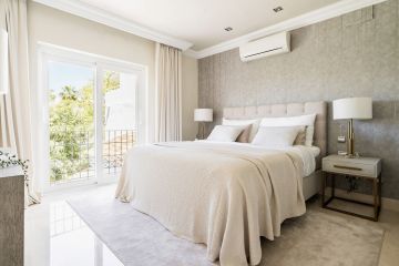 https://cdn.resales-online.com/public/325upufony/properties/c21691c6f9ec11ef8cfb02e0405b089b/w1200/27-f6e8bc237ba13ac4c268badec6354f3d.jpg?v=1743610022