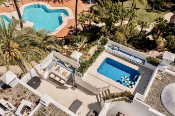 https://cdn.resales-online.com/public/325upufony/properties/c21691c6f9ec11ef8cfb02e0405b089b/w1200/37-1d70d218e897435ff17cdff8e99bb5bf.jpg?v=1743610022
