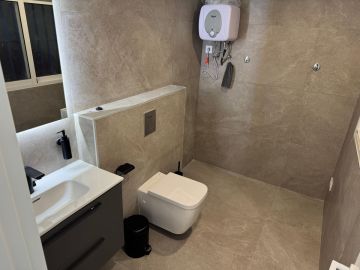 https://cdn.resales-online.com/public/ttciqao0q3/properties/bb9ad542115811f08cfb02e0405b089b/w1200/13-5fd73dea700db77384c091ca9818b1a9.jpg?v=1744033017