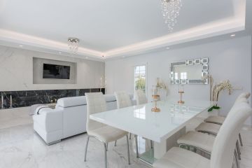 https://cdn.resales-online.com/public/p8fbncrgos/properties/7378e72c139611f08cfb02e0405b089b/w1200/12-53013098fcab6c38b1379cd33298e050.jpg?v=1744030542