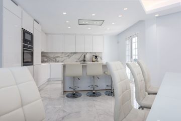 https://cdn.resales-online.com/public/p8fbncrgos/properties/7378e72c139611f08cfb02e0405b089b/w1200/17-dd5fcd4f0eb487dfa3803f7e20814c0e.jpg?v=1744030542