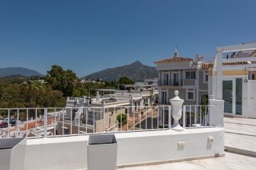 https://cdn.resales-online.com/public/p8fbncrgos/properties/7378e72c139611f08cfb02e0405b089b/w1200/38-9b9a71c4c46e127e5c6f91a74b158396.jpg?v=1744030542
