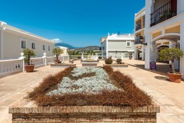https://cdn.resales-online.com/public/p8fbncrgos/properties/7378e72c139611f08cfb02e0405b089b/w1200/40-f31507287178c6a03c2c34ff88cc832c.jpg?v=1744030542
