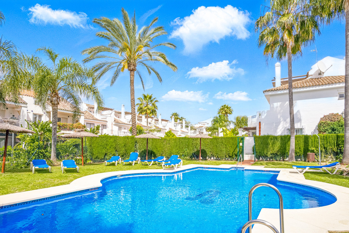 https://cdn.resales-online.com/public/y2bix7xo8m/properties/51881cd011d811f08cfb02e0405b089b/w1200/1-7980e48d732b6fc85c14b43b94d2aa54.jpg?v=1743831722