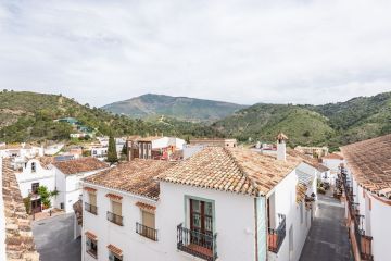 https://cdn.resales-online.com/public/q0k63vfifl/properties/92a834e7148411f08cfb02e0405b089b/w1200/2-5bd7b9d04b45e33852eaf0ec6670150d.jpg?v=1744126703