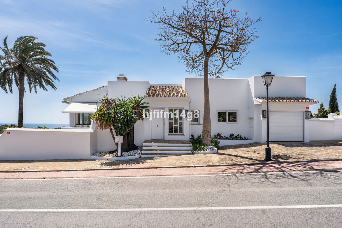 https://cdn.resales-online.com/public/hjfifm14g8/properties/cac8a80e143011f08cfb02e0405b089b/w1200/1-7980e48d732b6fc85c14b43b94d2aa54.jpg?v=1744089624