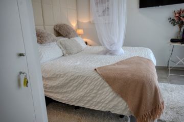 https://cdn.resales-online.com/public/126rkpuc5l/properties/588e429d8b7f11ef84cf0217bc231ef4/w1200/15-11d12f2f454f2f5e9b981fdd8b901d51.jpg?v=1744182143