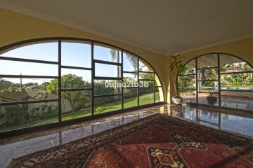 https://cdn.resales-online.com/public/0ujaq2tb3b/properties/08632e2b478f11eca97d0217bc231ef4/w1200/1-7980e48d732b6fc85c14b43b94d2aa54.jpg?v=1687165931