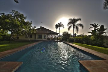 https://cdn.resales-online.com/public/0ujaq2tb3b/properties/08632e2b478f11eca97d0217bc231ef4/w1200/2-5bd7b9d04b45e33852eaf0ec6670150d.jpg?v=1687165931