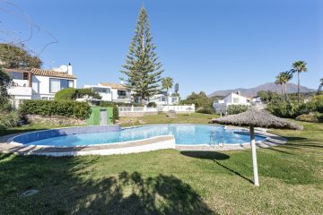 https://cdn.resales-online.com/public/asb71hmq0g/properties/23be969615fd11f08cfb02e0405b089b/w1200/19-d0ed7da2012a09046d307c195d98e7d6.jpg?v=1745314910