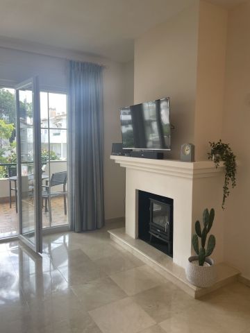 https://cdn.resales-online.com/public/5em70cvk9j/properties/23541dc916b511f08cfb02e0405b089b/w1200/21-2c707e7c511429b4f8ec4ee5f221ddb6.jpg?v=1744367805