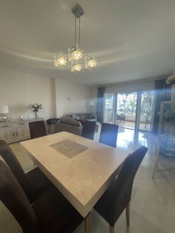 https://cdn.resales-online.com/public/5em70cvk9j/properties/23541dc916b511f08cfb02e0405b089b/w1200/22-bcf8e6250e0bab365f900a8ac31ac040.jpg?v=1744367805