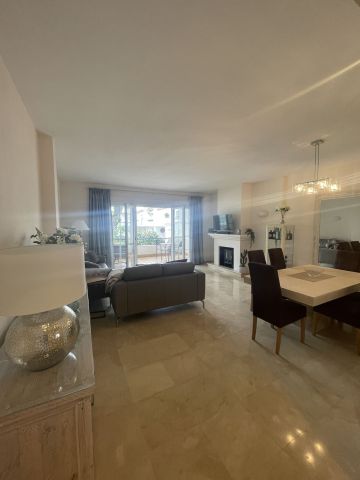 https://cdn.resales-online.com/public/5em70cvk9j/properties/23541dc916b511f08cfb02e0405b089b/w1200/39-a493fe9149752455d4aa759b42ca0ea1.jpg?v=1744804974