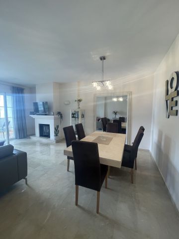 https://cdn.resales-online.com/public/5em70cvk9j/properties/23541dc916b511f08cfb02e0405b089b/w1200/40-f31507287178c6a03c2c34ff88cc832c.jpg?v=1744804974