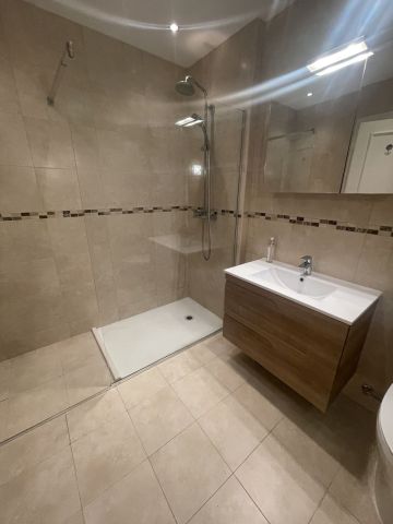 https://cdn.resales-online.com/public/5em70cvk9j/properties/23541dc916b511f08cfb02e0405b089b/w1200/48-995152433a6d9da26e318d14b54534ba.jpg?v=1744804974