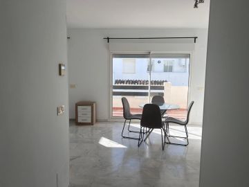 https://cdn.resales-online.com/public/e8tzzy3imr/properties/541ed854156811f08cfb02e0405b089b/w1200/7-aa4cc561180b369757c0bb4af9886cd3.jpg?v=1744224083
