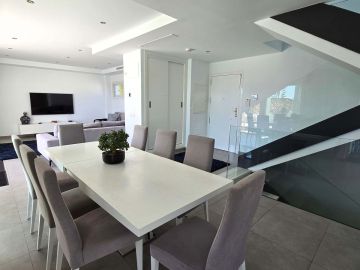 https://cdn.resales-online.com/public/bcu10s7s9l/properties/a7c21f2b190f11f08cfb02e0405b089b/w1200/20-d1f7658cbe4ba6cd8666fec30fba80ad.jpg?v=1744625241