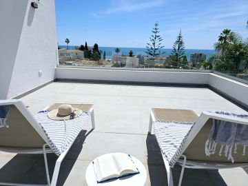 https://cdn.resales-online.com/public/bcu10s7s9l/properties/a7c21f2b190f11f08cfb02e0405b089b/w1200/32-e7f90ea5feef5e01d64d74d6b6d8a834.jpg?v=1744625241