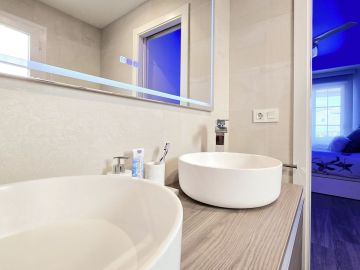 https://cdn.resales-online.com/public/66nt3mzl2e/properties/baa2b04c108311f08cfb02e0405b089b/w1200/11-20939a0134ad724a8cb2a801094d15a4.jpg?v=1744464467