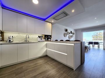 https://cdn.resales-online.com/public/66nt3mzl2e/properties/baa2b04c108311f08cfb02e0405b089b/w1200/2-5bd7b9d04b45e33852eaf0ec6670150d.jpg?v=1744464467