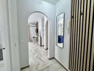 https://cdn.resales-online.com/public/ed6vet3czb25mec9/properties/2c6d18b7194311f08cfb02e0405b089b/w1200/3-e898b2bb2a2fdfd06d2c39894dce8316.jpg?v=1744648426