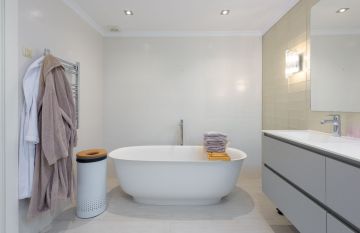 https://cdn.resales-online.com/public/p8fbncrgos/properties/eb11483319eb11f08cfb02e0405b089b/w1200/21-2c707e7c511429b4f8ec4ee5f221ddb6.jpg?v=1744810365