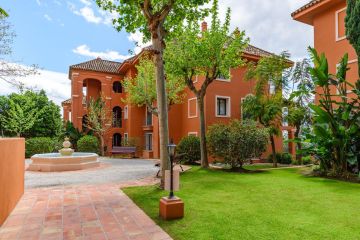 https://cdn.resales-online.com/public/p8fbncrgos/properties/eb11483319eb11f08cfb02e0405b089b/w1200/27-f6e8bc237ba13ac4c268badec6354f3d.jpg?v=1744810365