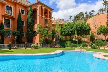 https://cdn.resales-online.com/public/p8fbncrgos/properties/eb11483319eb11f08cfb02e0405b089b/w1200/33-f37a7fab00fce6ff6b895520b67d6d6d.jpg?v=1744810365