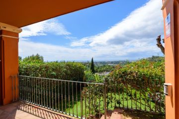 https://cdn.resales-online.com/public/p8fbncrgos/properties/eb11483319eb11f08cfb02e0405b089b/w1200/4-c23c0f86247804fa50226aecd8b0b2c8.jpg?v=1744810365