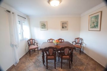 https://cdn.resales-online.com/public/52s7dga2bh/properties/d7cf30991e9c11f0ad0102e0405b089b/w1200/11-20939a0134ad724a8cb2a801094d15a4.jpg?v=1745236037