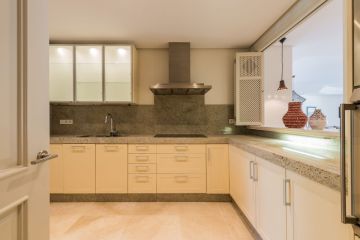https://cdn.resales-online.com/public/q0hn3977gr/properties/946810051e9a11f0ad0102e0405b089b/w1200/20-d1f7658cbe4ba6cd8666fec30fba80ad.jpg?v=1745234571