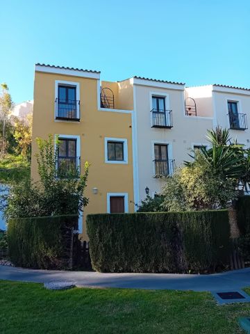 https://cdn.resales-online.com/public/yyhnwftfv9/properties/c9dddc741e1111f08cfb02e0405b089b/w1200/1-7980e48d732b6fc85c14b43b94d2aa54.jpg?v=1745177976