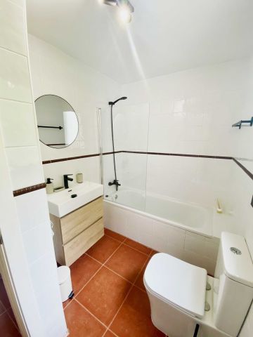 https://cdn.resales-online.com/public/yyhnwftfv9/properties/c9dddc741e1111f08cfb02e0405b089b/w1200/14-d70dc3102c00d7be0e872dfe1c1f86d7.jpg?v=1745177976