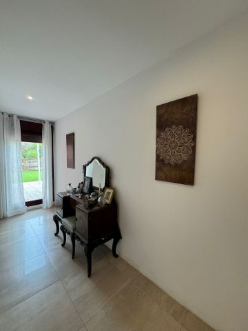 https://cdn.resales-online.com/public/pn4iz419alz18eav/properties/f6627c92154311f08cfb02e0405b089b/w1200/13-5fd73dea700db77384c091ca9818b1a9.jpg?v=1744795890