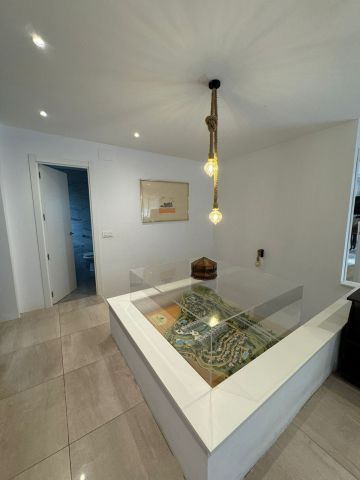https://cdn.resales-online.com/public/pn4iz419alz18eav/properties/f6627c92154311f08cfb02e0405b089b/w1200/17-dd5fcd4f0eb487dfa3803f7e20814c0e.jpg?v=1744795890