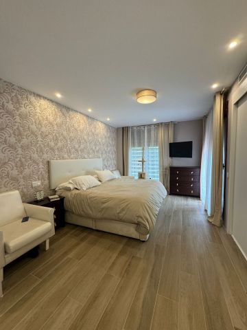 https://cdn.resales-online.com/public/pn4iz419alz18eav/properties/f6627c92154311f08cfb02e0405b089b/w1200/5-3595ad71cbd87be6c3643a4285ef4791.jpg?v=1744795890