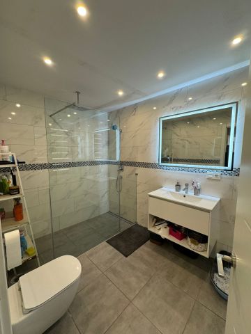 https://cdn.resales-online.com/public/pn4iz419alz18eav/properties/f6627c92154311f08cfb02e0405b089b/w1200/6-241328e1bcc9c0d8ce1222beb6c967a8.jpg?v=1744795890